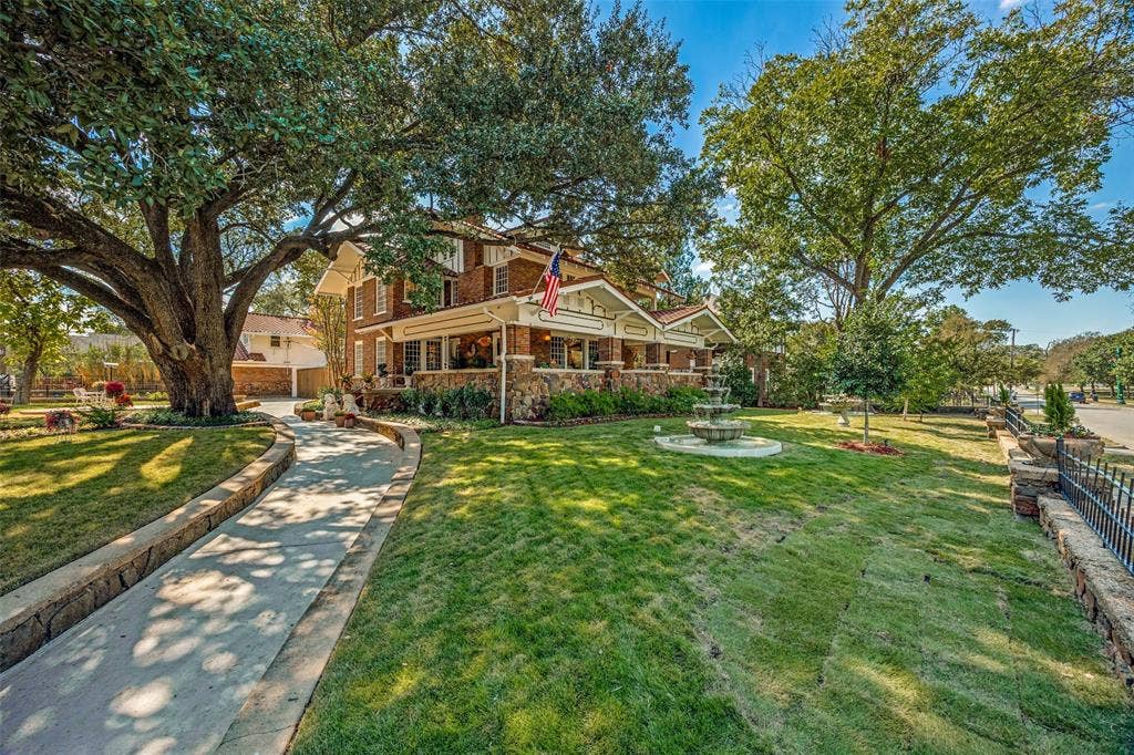 320 E 5th Street, Dallas, TX 75203 320 E 5th Street, Dallas, TX 75203