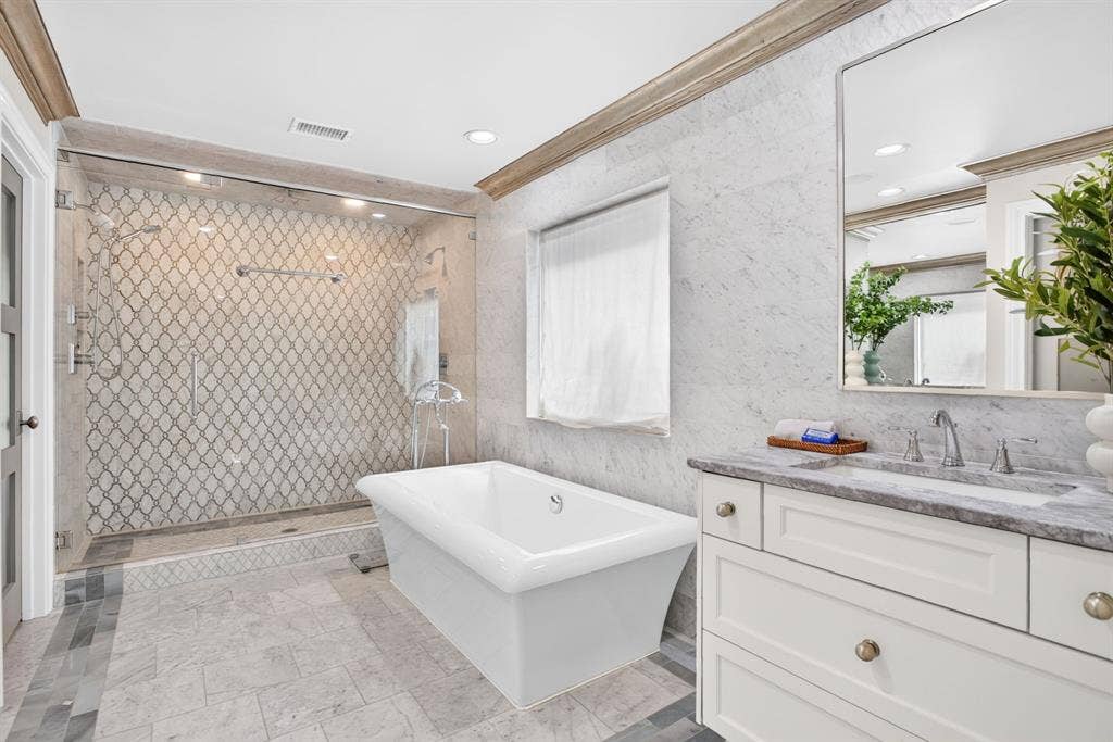 3804 Overton Park Drive W, Fort Worth, TX 76109