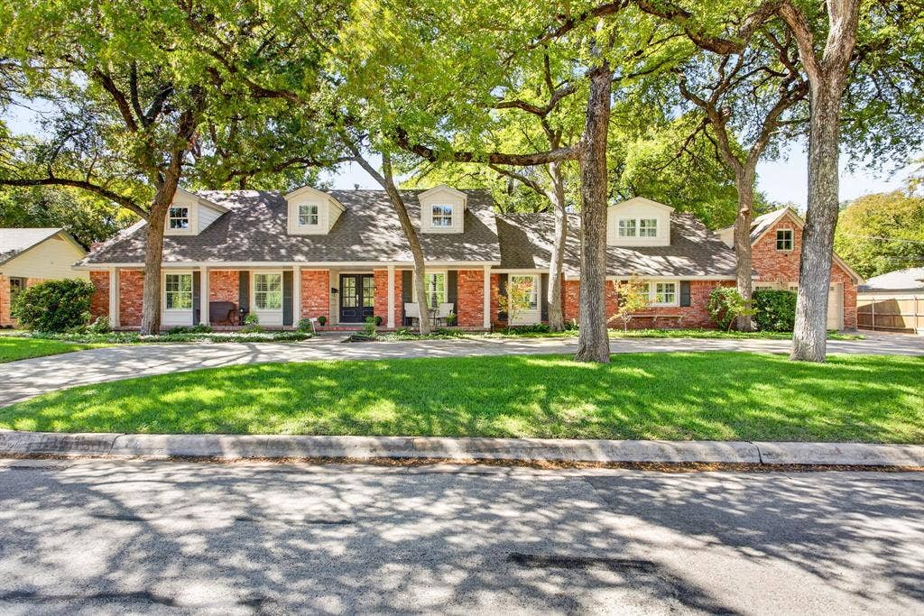 3804 Overton Park Drive W, Fort Worth, TX 76109