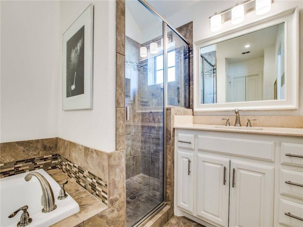 5034 Meridian Lane, Addison, TX 75001 5034 Meridian Lane, Addison, TX 75001