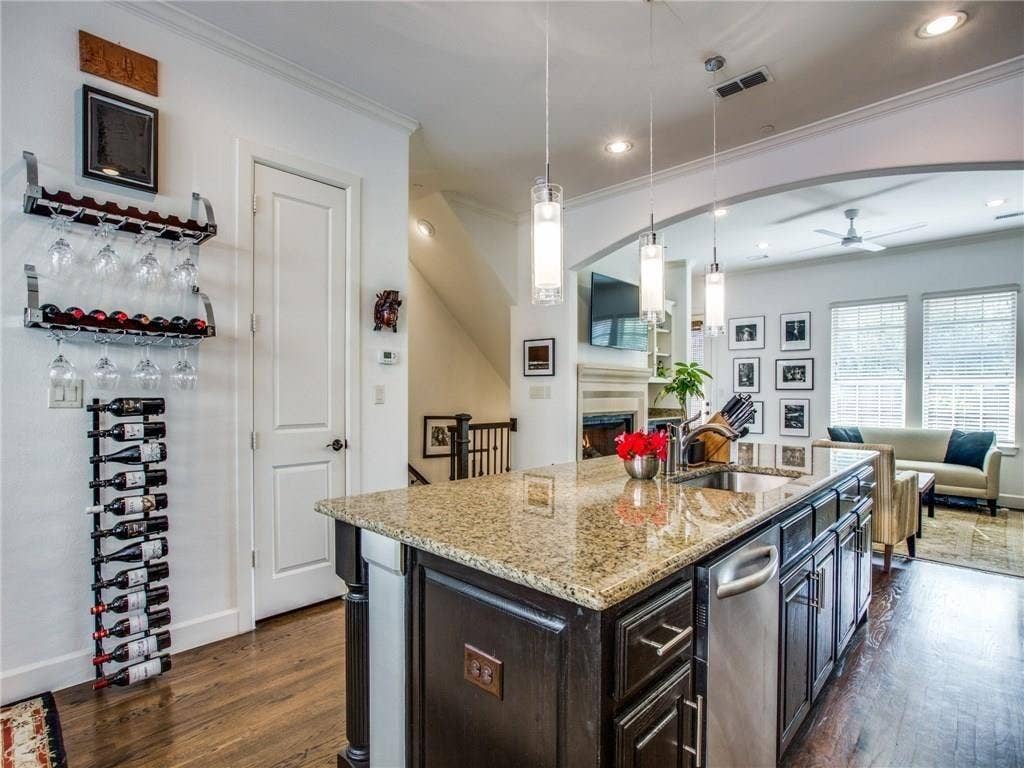 5034 Meridian Lane, Addison, TX 75001 5034 Meridian Lane, Addison, TX 75001