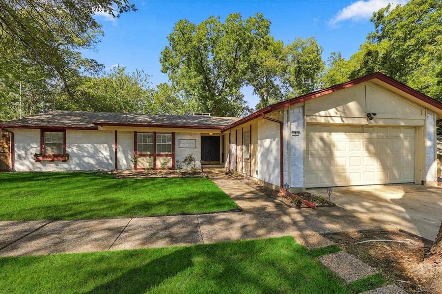 Property photo for 3 Eastlane Place, Plano, TX
