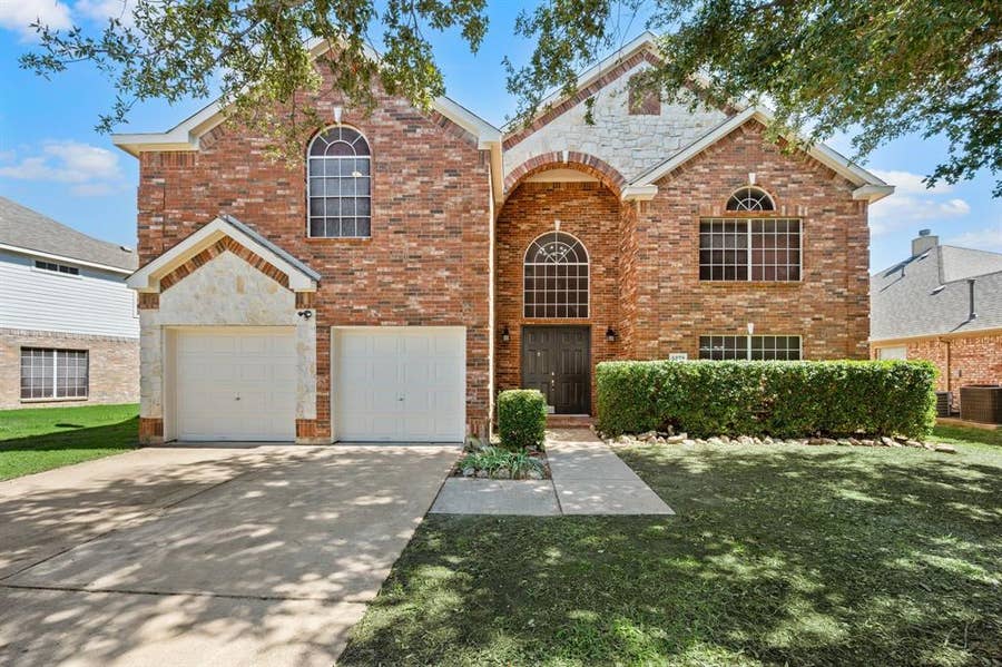 Property photo for 5272 W Cove Way, Grand Prairie, TX