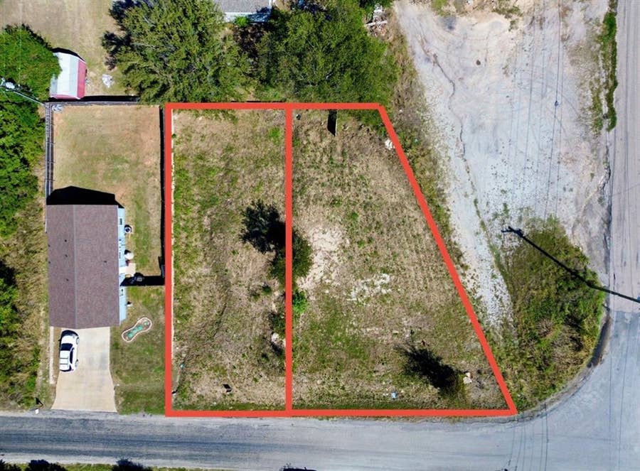 Property photo for 756 E Bluebonnet Drive, Granbury, TX