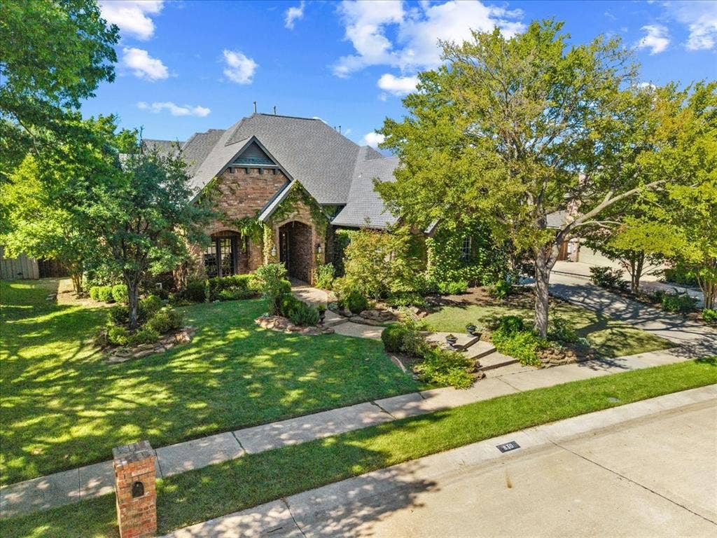830 Parkwood Court, McKinney, TX 75072 830 Parkwood Court, McKinney, TX 75072