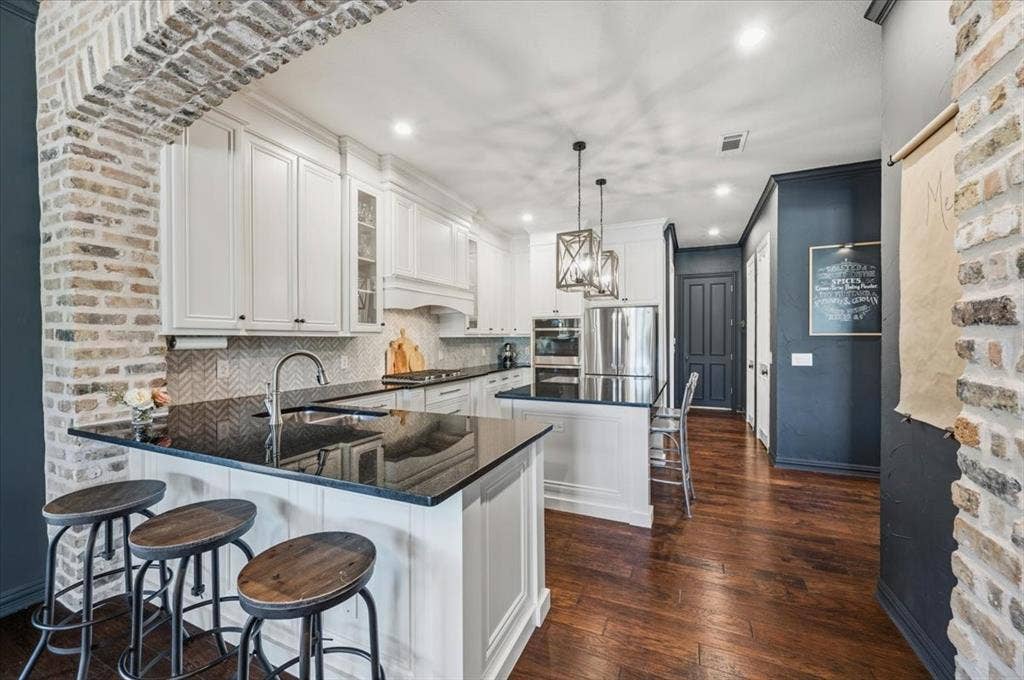 830 Parkwood Court, McKinney, TX 75072 830 Parkwood Court, McKinney, TX 75072
