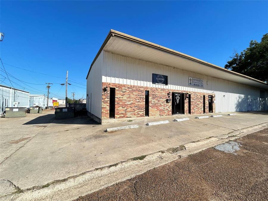 Property photo for 122 Lee Street, Sulphur Springs, TX
