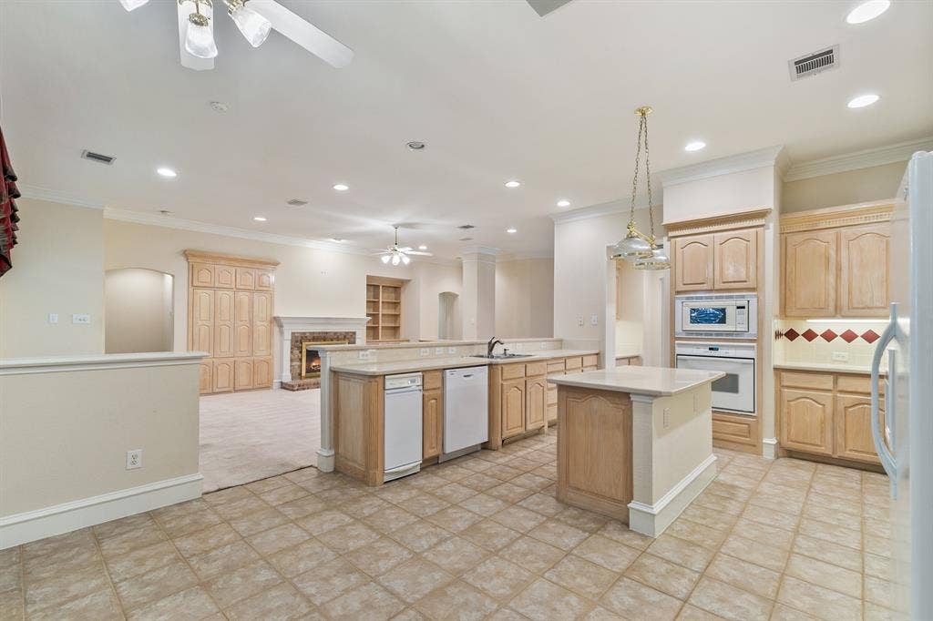 6216 Wolf Ridge Drive, Plano, TX 75024 6216 Wolf Ridge Drive, Plano, TX 75024