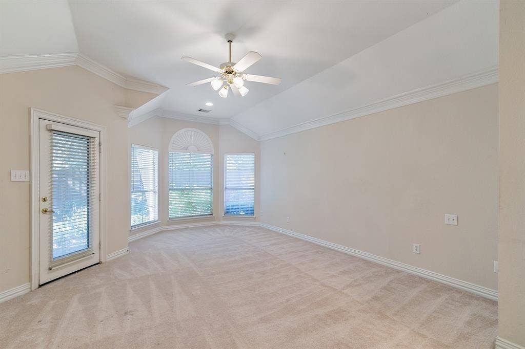 6216 Wolf Ridge Drive, Plano, TX 75024 Room for seating area with access to backyard