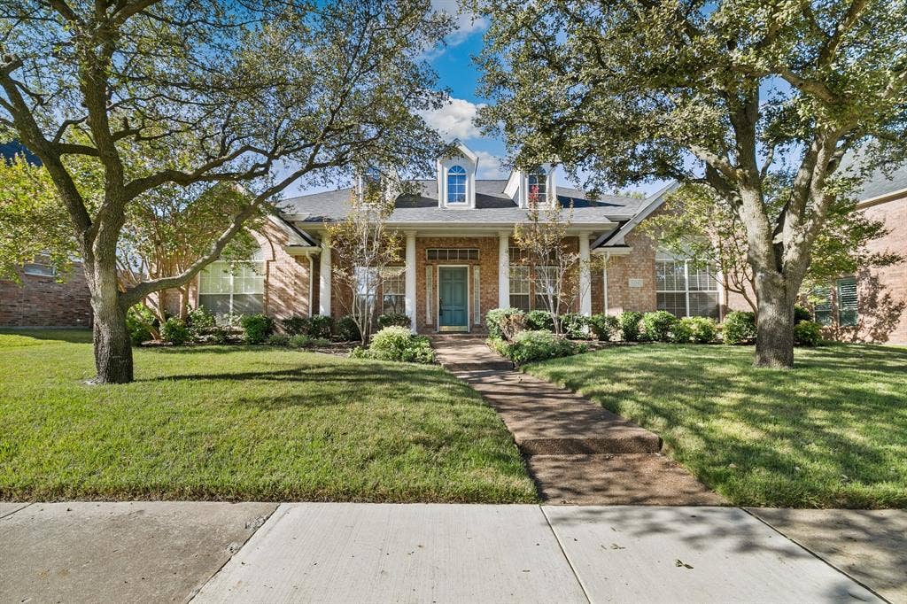 6216 Wolf Ridge Drive, Plano, TX 75024 Mature landscaping