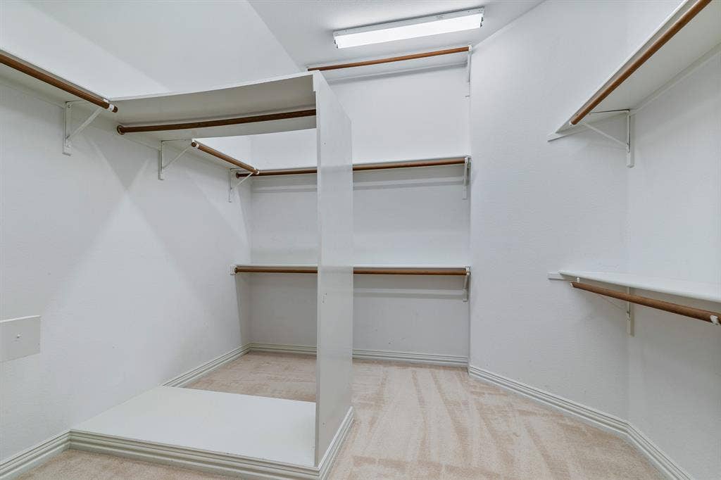 6216 Wolf Ridge Drive, Plano, TX 75024 Generous primary closet
