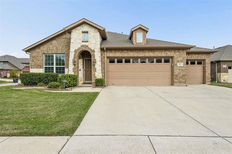 Property photo for 501 Neils Court, Arlington, TX