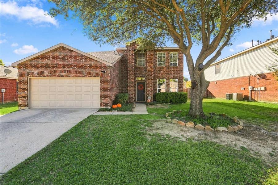 Property photo for 7800 Swan Park Drive, Denton, TX