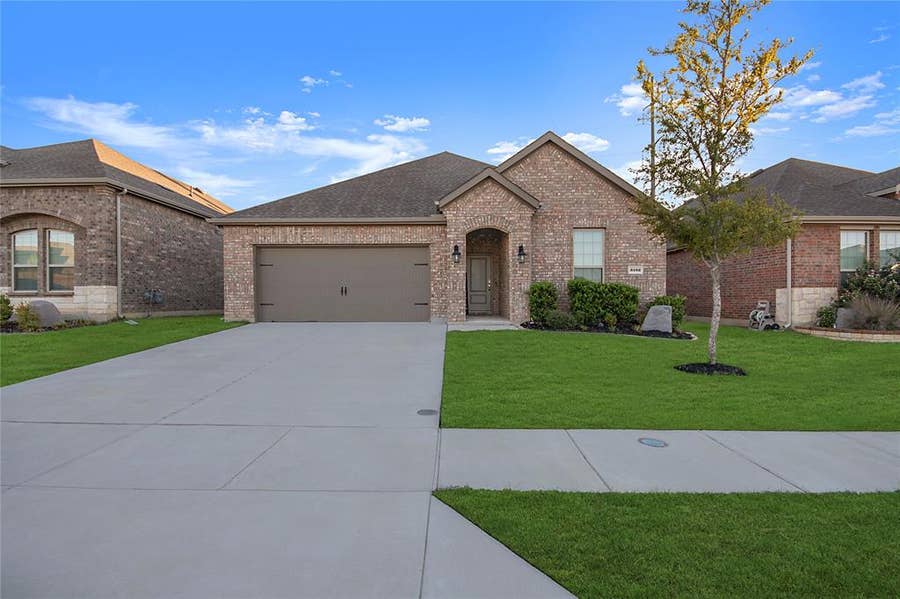 Property photo for 3102 Moccasin Lane, Aubrey, TX