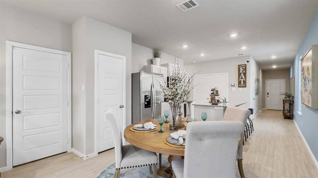 2932 MAPLE ORCHARD Lane, Fort Worth, TX 76140