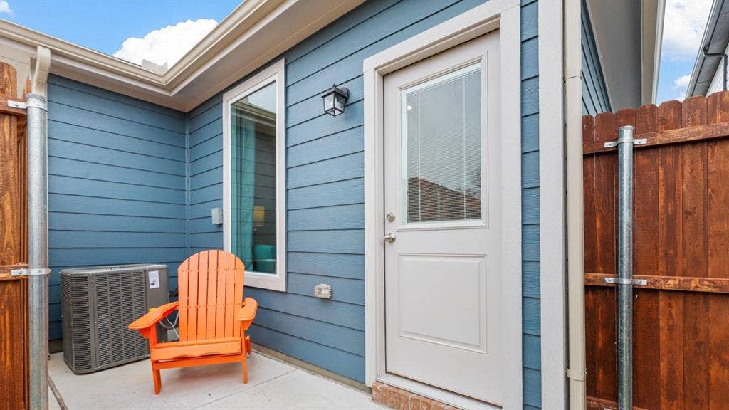 2932 MAPLE ORCHARD Lane, Fort Worth, TX 76140