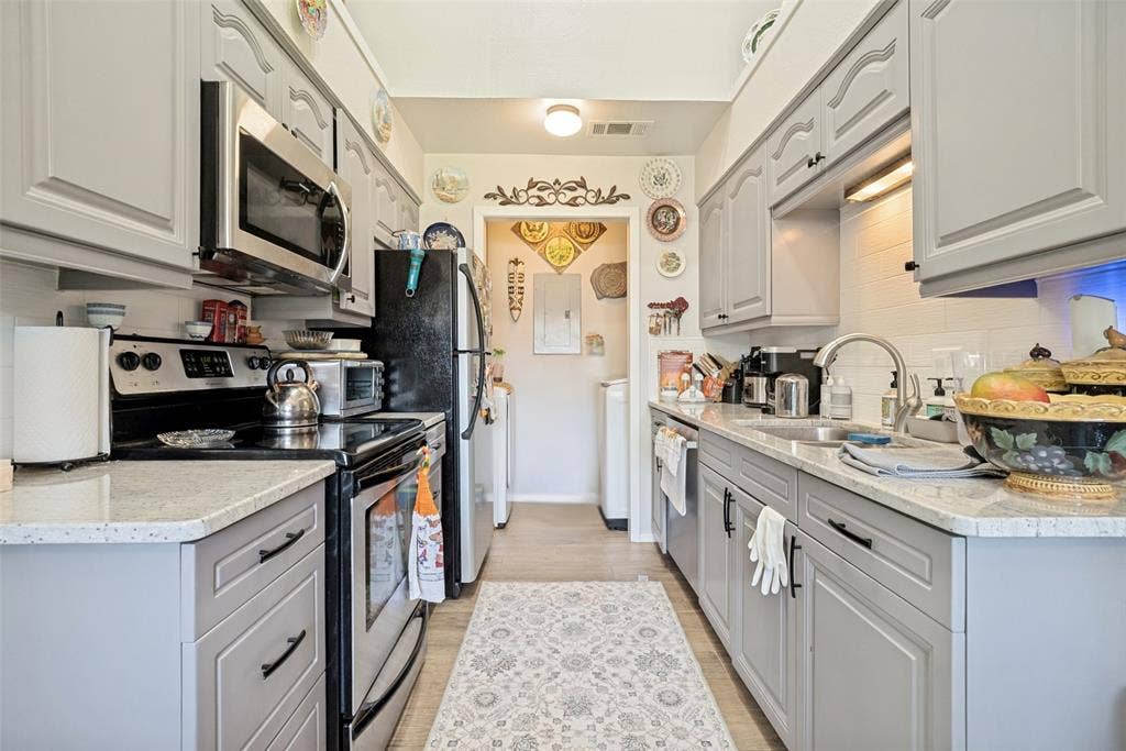 5769 Cedar Creek Drive, Benbrook, TX 76109