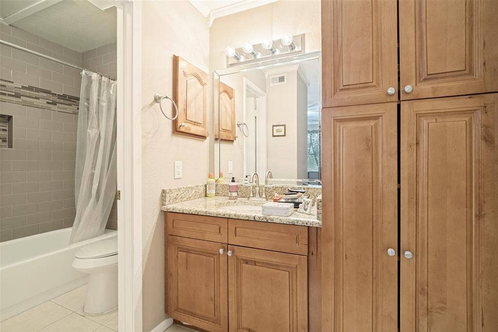 5769 Cedar Creek Drive, Benbrook, TX 76109