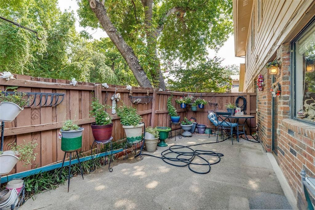 5769 Cedar Creek Drive, Benbrook, TX 76109