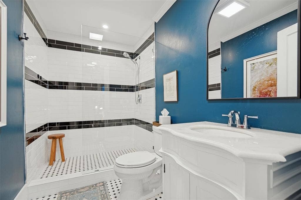 121 S Montclair Avenue, Dallas, TX 75208