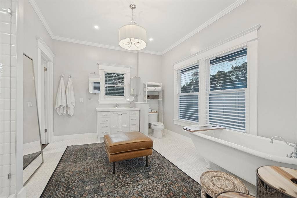 121 S Montclair Avenue, Dallas, TX 75208