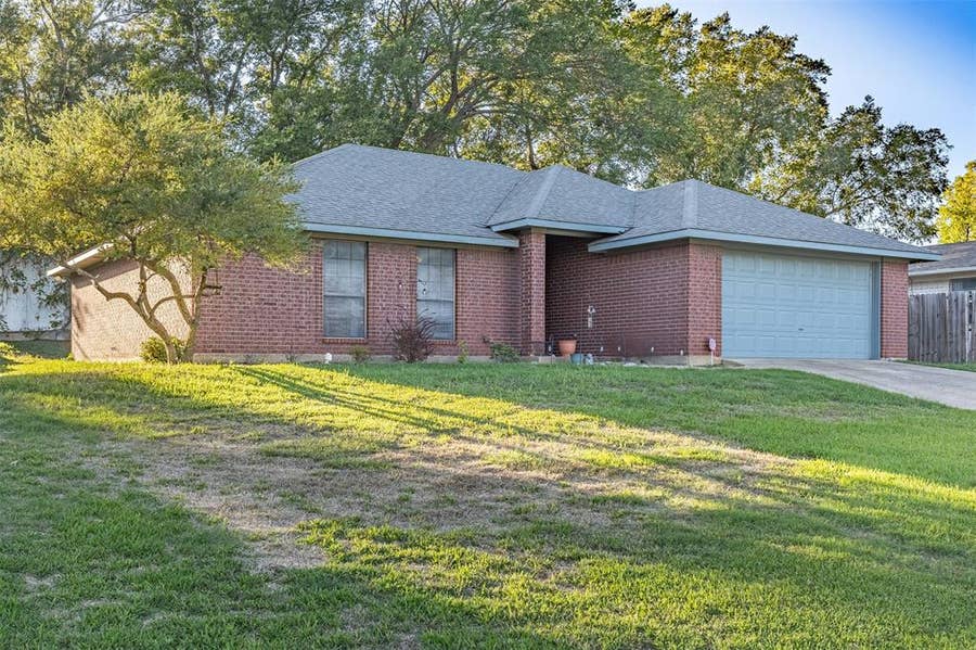 Property photo for 305 Ross Avenue, Denison, TX