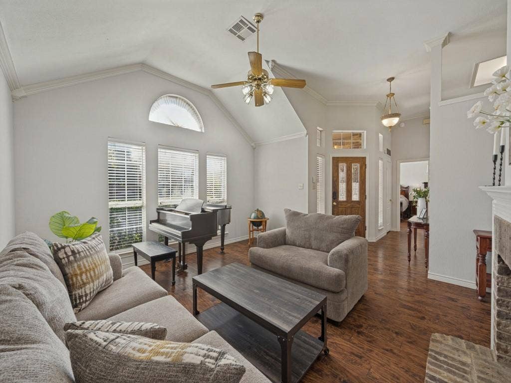 2705 Micarta Drive, Plano, TX 75025 2705 Micarta Drive, Plano, TX 75025