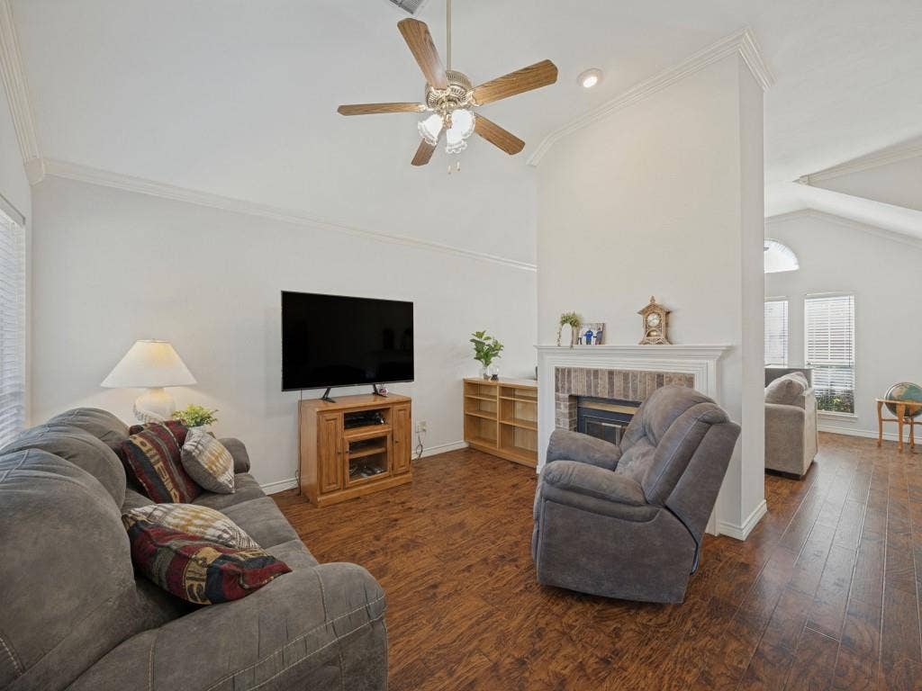 2705 Micarta Drive, Plano, TX 75025 2705 Micarta Drive, Plano, TX 75025