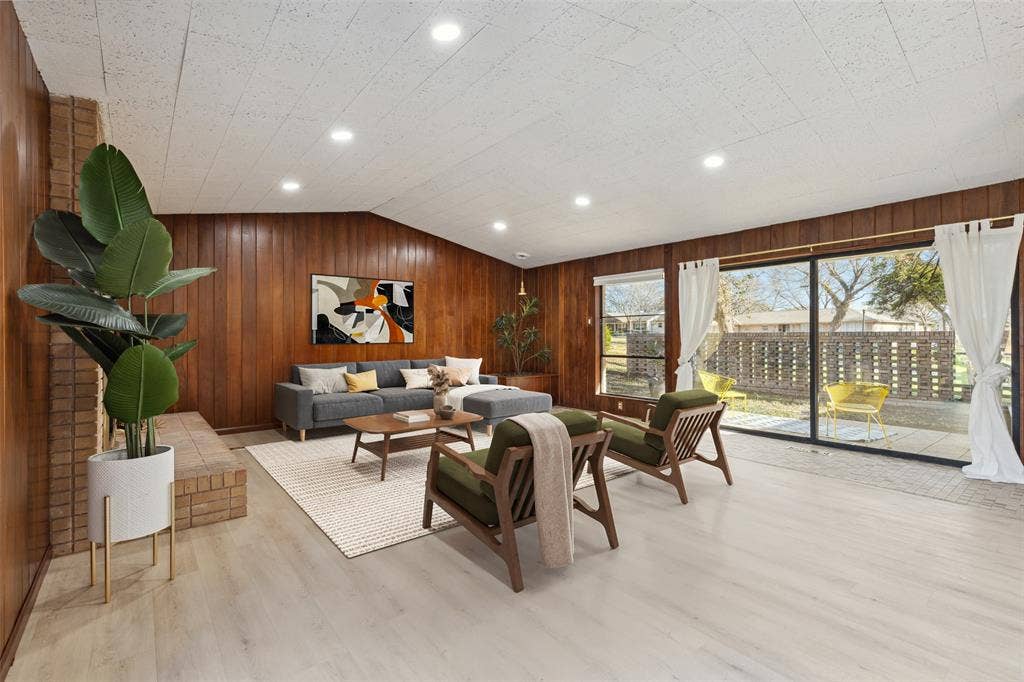 1747 W Red Bird Lane, Dallas, TX 75232 1747 W Red Bird Lane, Dallas, TX 75232