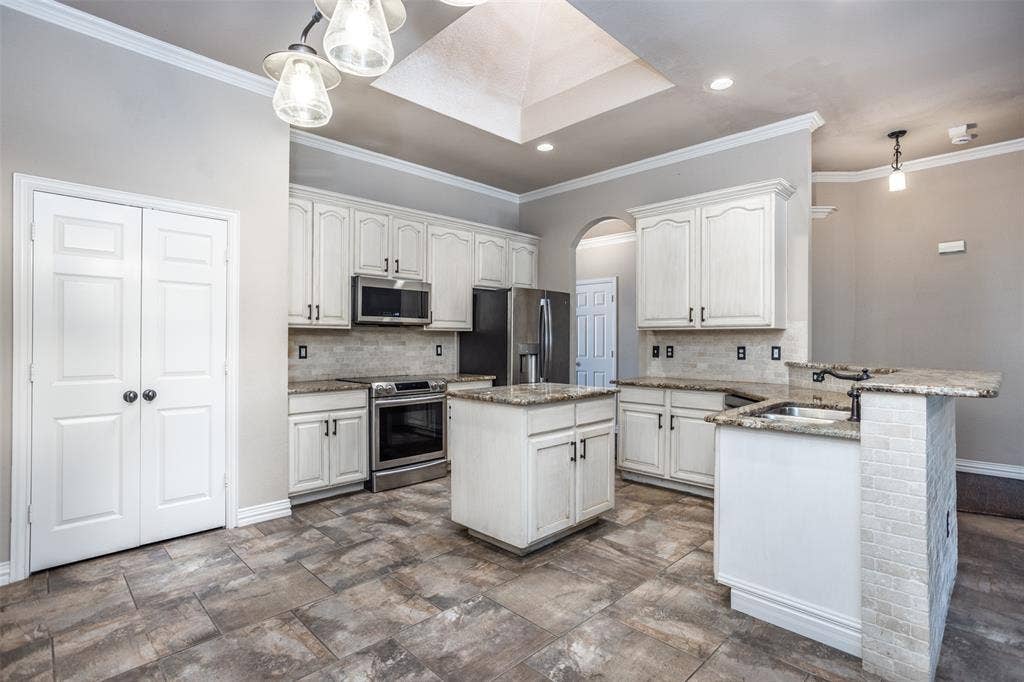 1812 Copper Leaf Drive, Corinth, TX 76210