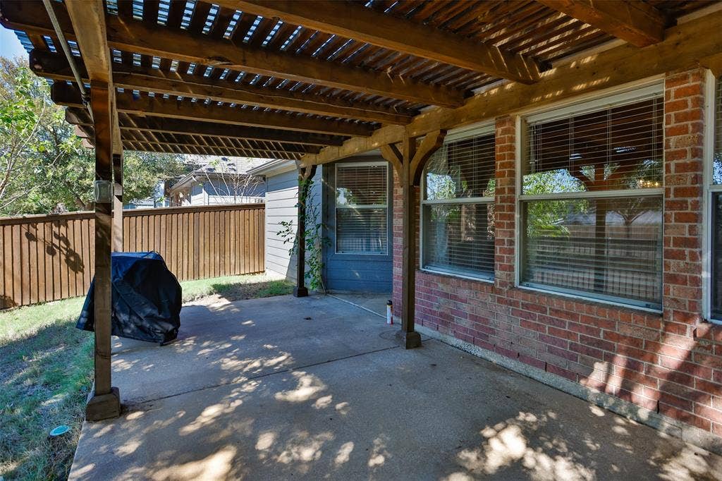 1812 Copper Leaf Drive, Corinth, TX 76210