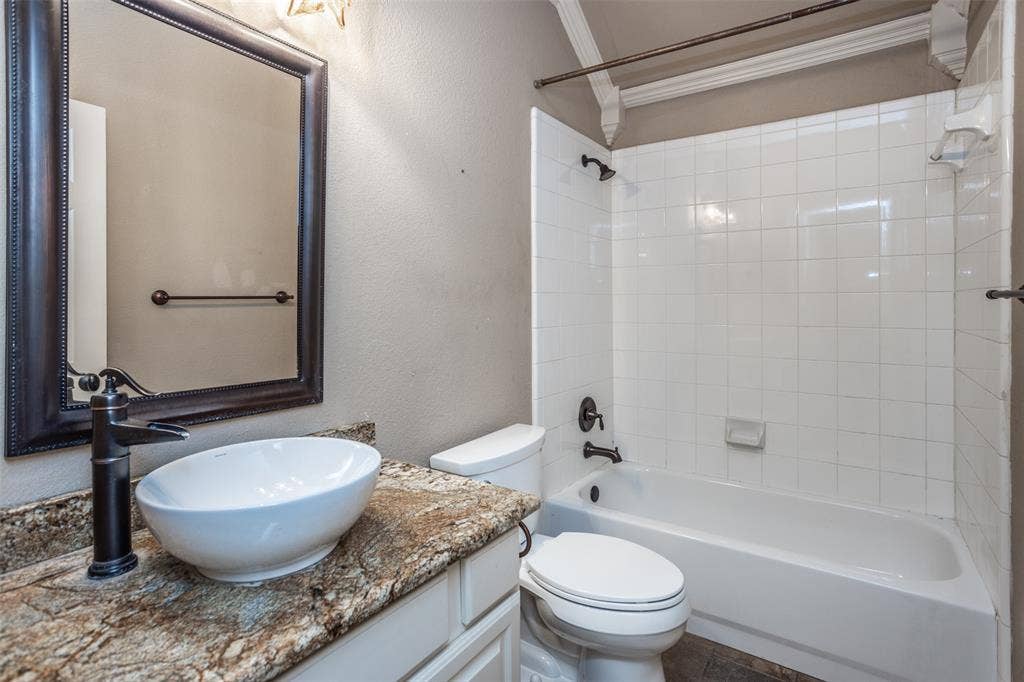 1812 Copper Leaf Drive, Corinth, TX 76210