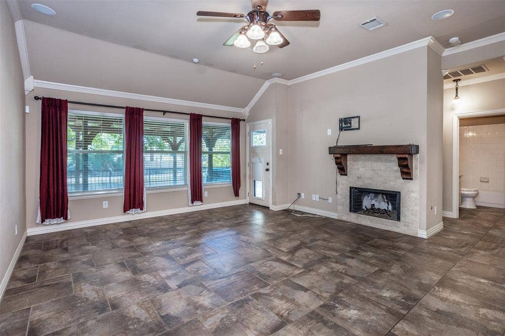 1812 Copper Leaf Drive, Corinth, TX 76210