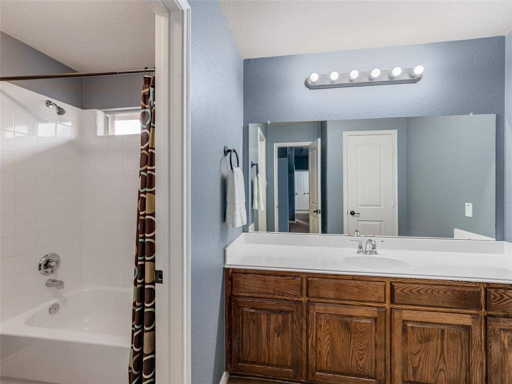 5732 Chateau Drive, Sachse, TX 75048 5732 Chateau Drive, Sachse, TX 75048