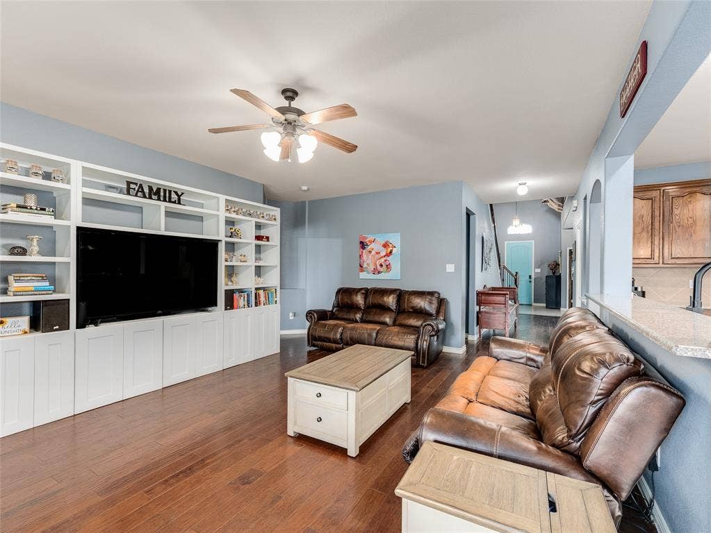 5732 Chateau Drive, Sachse, TX 75048 5732 Chateau Drive, Sachse, TX 75048