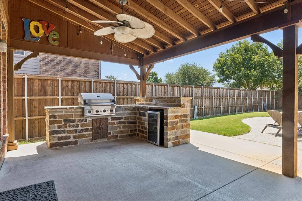 5732 Chateau Drive, Sachse, TX 75048 Built in Grill area and bar. Grill was replaced in 2025.