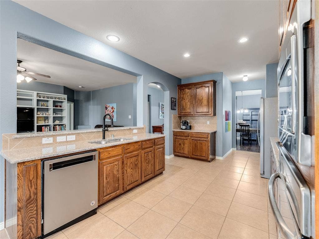 5732 Chateau Drive, Sachse, TX 75048 5732 Chateau Drive, Sachse, TX 75048