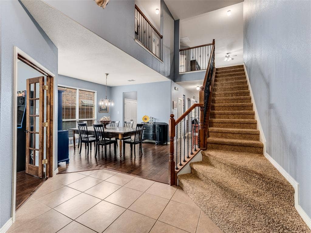 5732 Chateau Drive, Sachse, TX 75048 Welcome In!