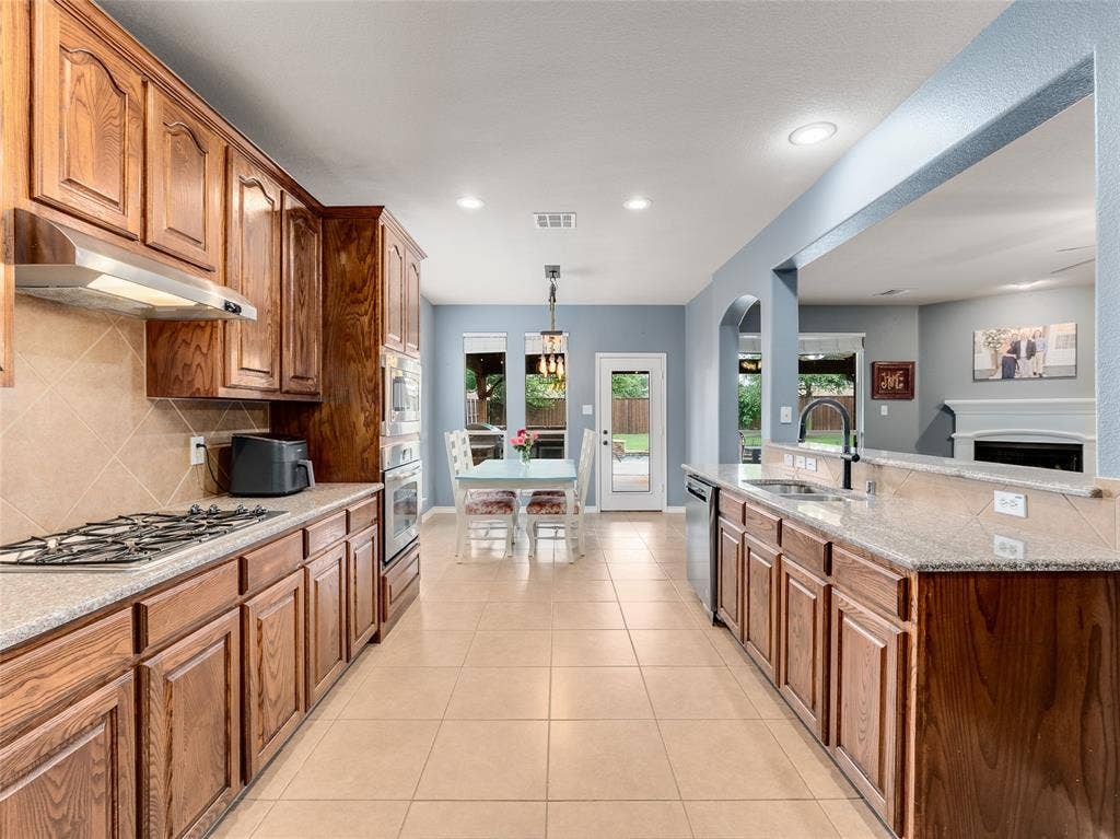 5732 Chateau Drive, Sachse, TX 75048 5732 Chateau Drive, Sachse, TX 75048