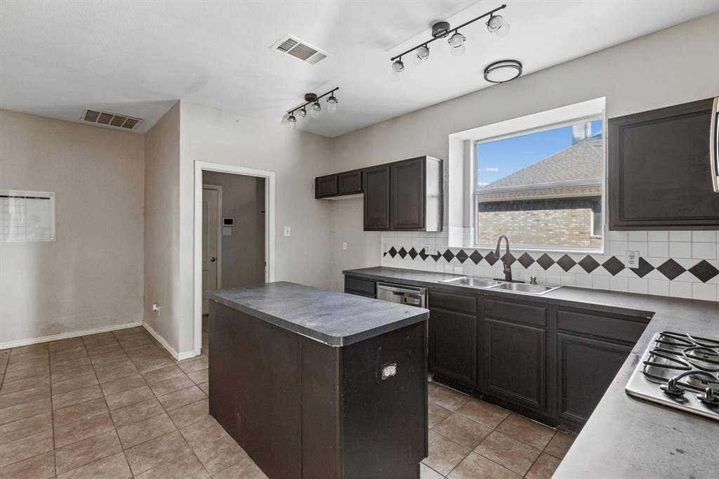 3601 Charleston Drive, Richardson, TX 75082 3601 Charleston Drive, Richardson, TX 75082
