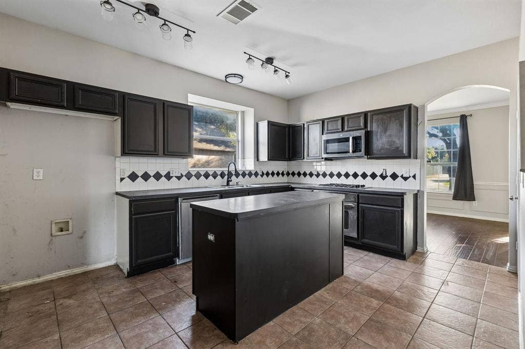 3601 Charleston Drive, Richardson, TX 75082 3601 Charleston Drive, Richardson, TX 75082