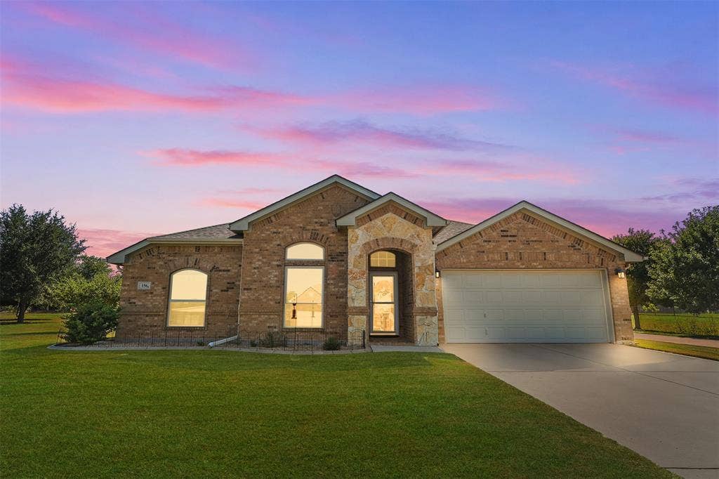 156 Creekwood Ranch Road, Azle, TX 76020