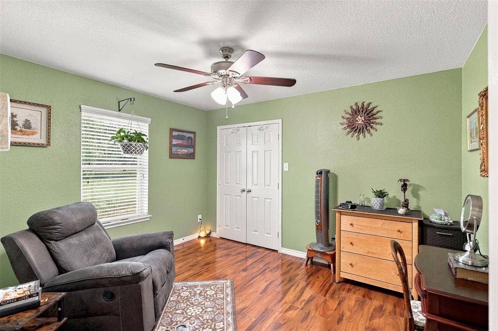 156 Creekwood Ranch Road, Azle, TX 76020