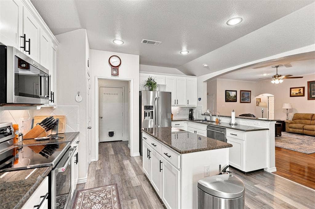 156 Creekwood Ranch Road, Azle, TX 76020