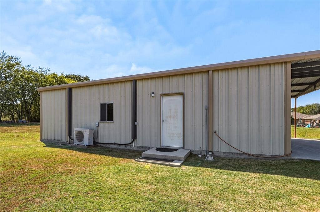 156 Creekwood Ranch Road, Azle, TX 76020