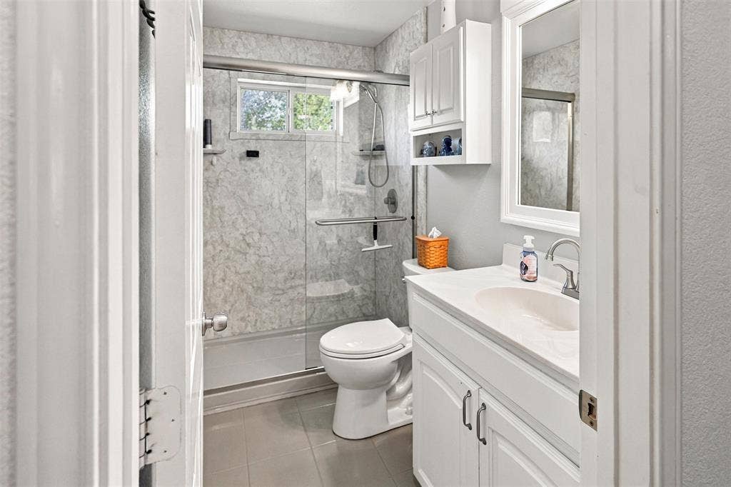 156 Creekwood Ranch Road, Azle, TX 76020