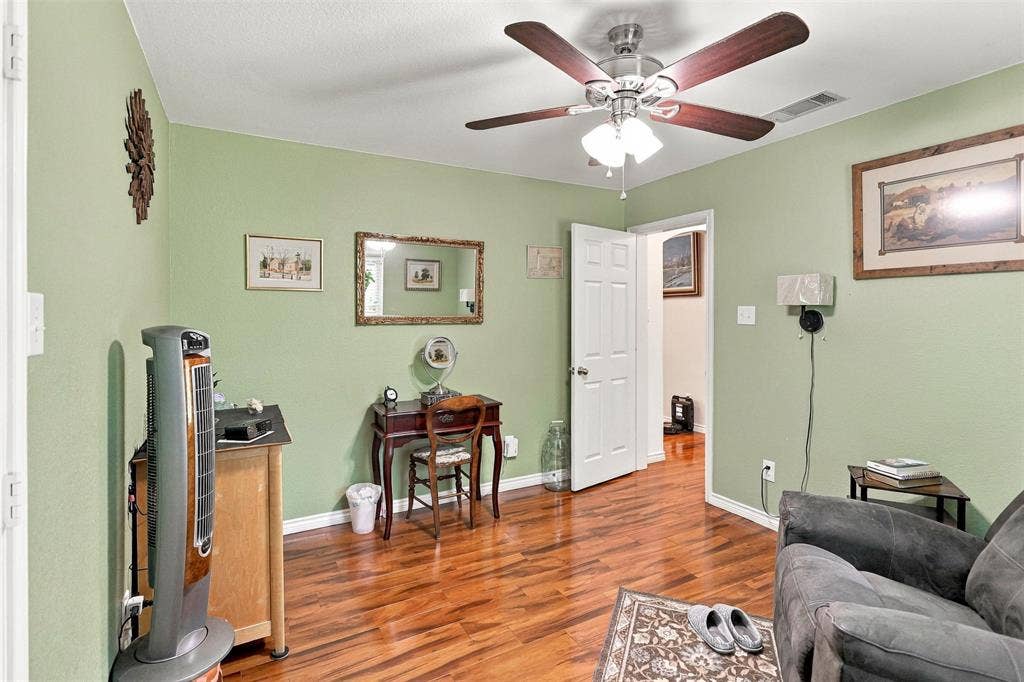 156 Creekwood Ranch Road, Azle, TX 76020