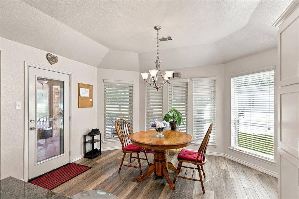 156 Creekwood Ranch Road, Azle, TX 76020