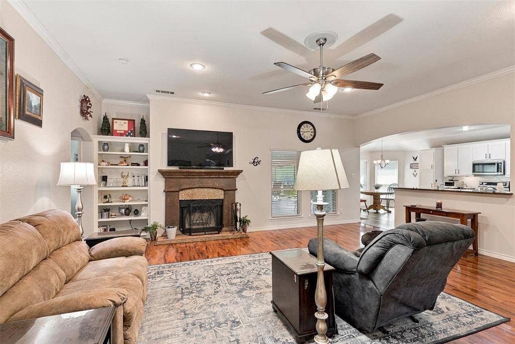 156 Creekwood Ranch Road, Azle, TX 76020
