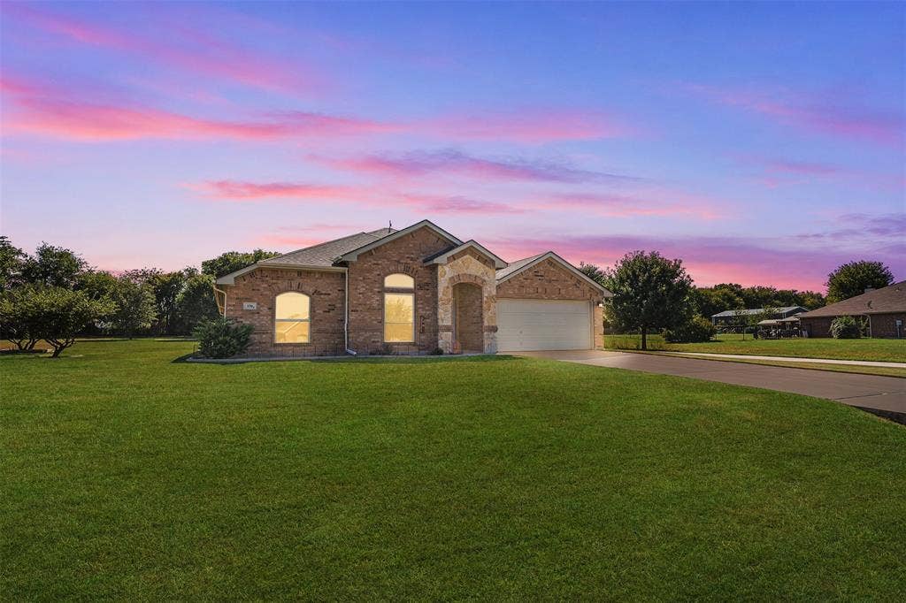 156 Creekwood Ranch Road, Azle, TX 76020